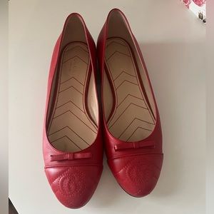Authentic Red Gucci flats very good condition!